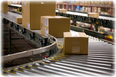 ecommerce fulfillment strategy picture of box on conveyor belt